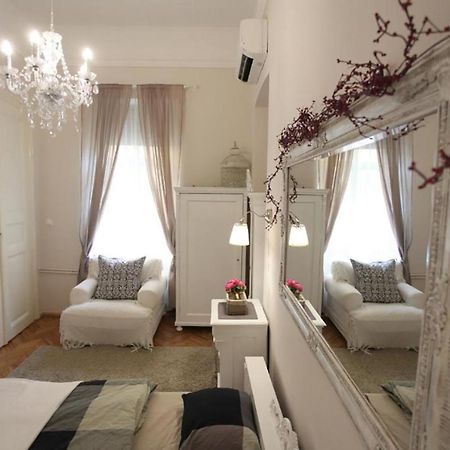 Vintage Apartment At Basilica Budapest Kültér fotó