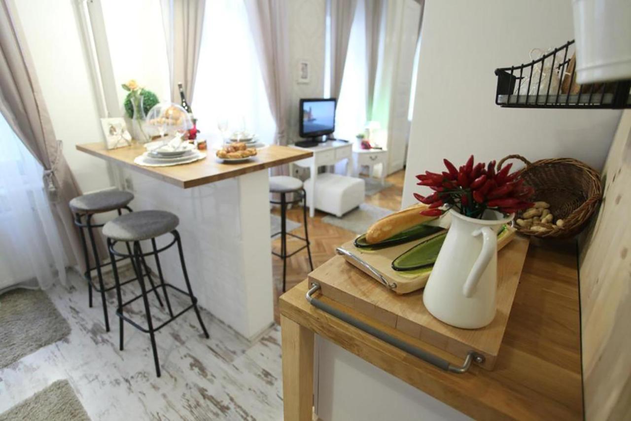 Vintage Apartment At Basilica Budapest Kültér fotó