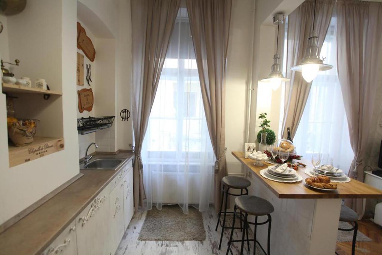 Vintage Apartment At Basilica Budapest Kültér fotó