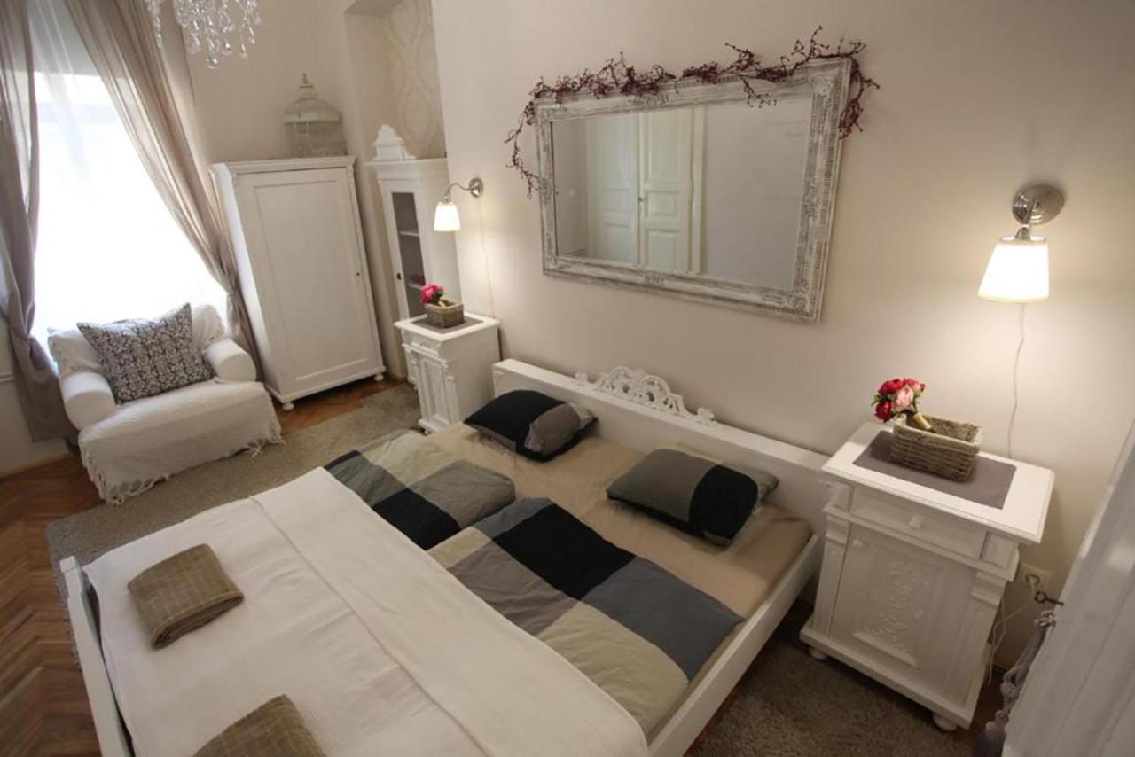 Vintage Apartment At Basilica Budapest Kültér fotó