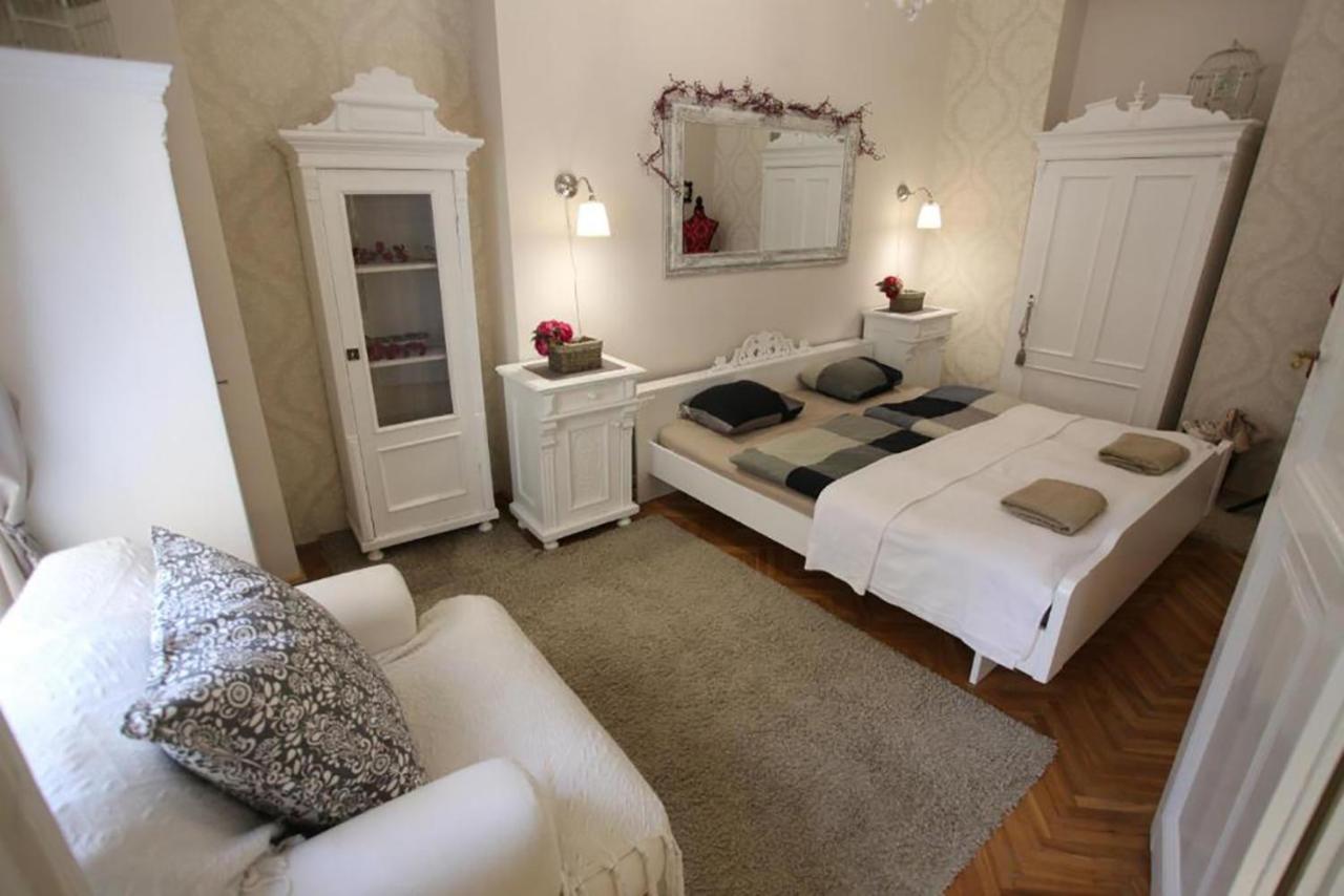Vintage Apartment At Basilica Budapest Kültér fotó